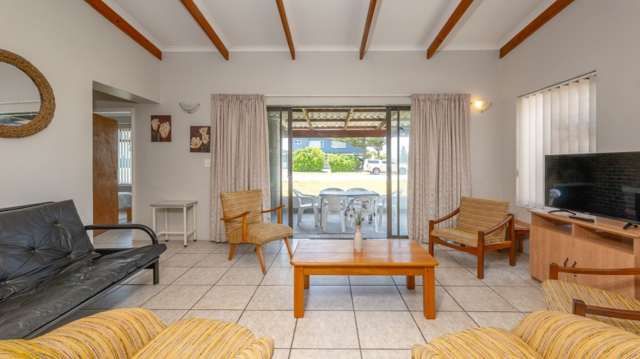 4 Bedroom Property for Sale in Struisbaai Western Cape